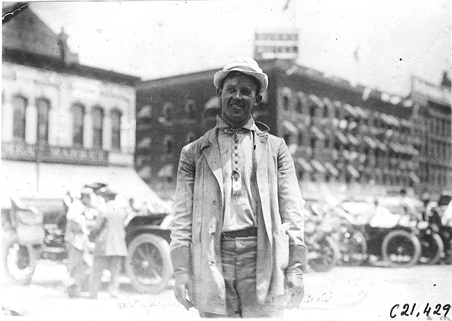 Participating driver in 1909 Glidden Tour automobile parade, Detroit, Mich.