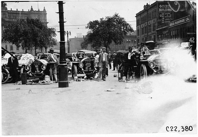 Press car in 1909 Glidden Tour automobile parade, Detroit, Mich.