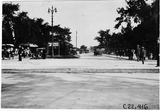 1909 Glidden Tour automobile parade on Belle Isle in Detroit, Mich.