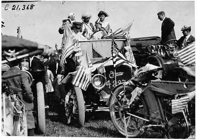 Elmore car, 1909 Glidden Tour automobile parade, Detroit, Mich.