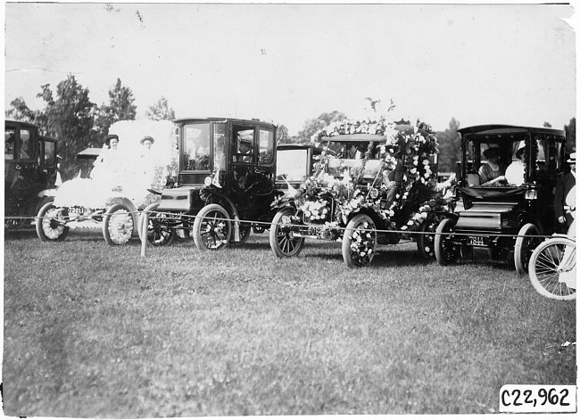Participating cars, 1909 Glidden Tour automobile parade, Detroit, Mich.