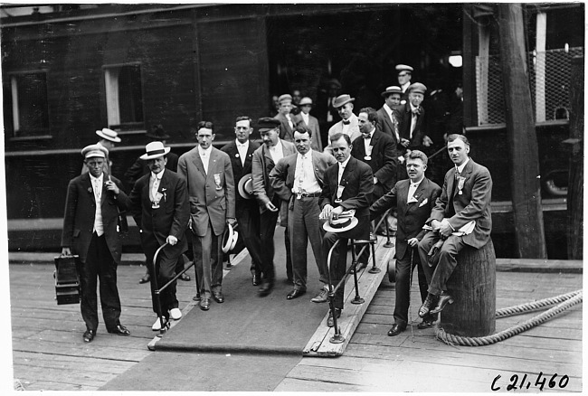 Waiting at the dock for the Glidden Tour excursion, 1909, Detroit, Mich.