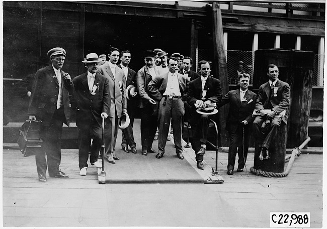 Waiting at the dock for the Glidden Tour excursion, 1909, Detroit, Mich.