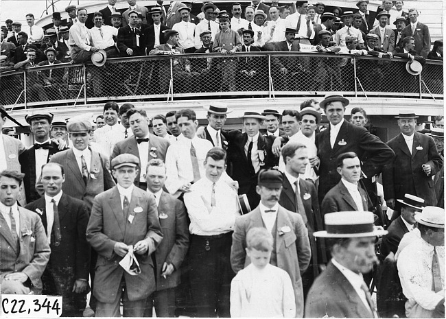 Glidden Tour participants on excursion boat, 1909, Detroit, Mich.