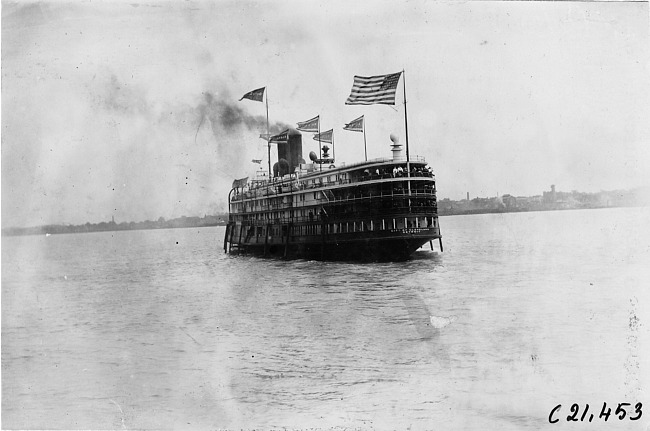 City of Cleveland with Glidden Tour participants, 1909 Glidden Tour, Detroit, Mich.