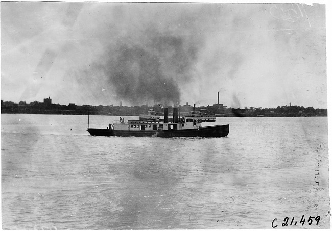 Steam boats on Detroit River, 1909, Detroit, Mich.