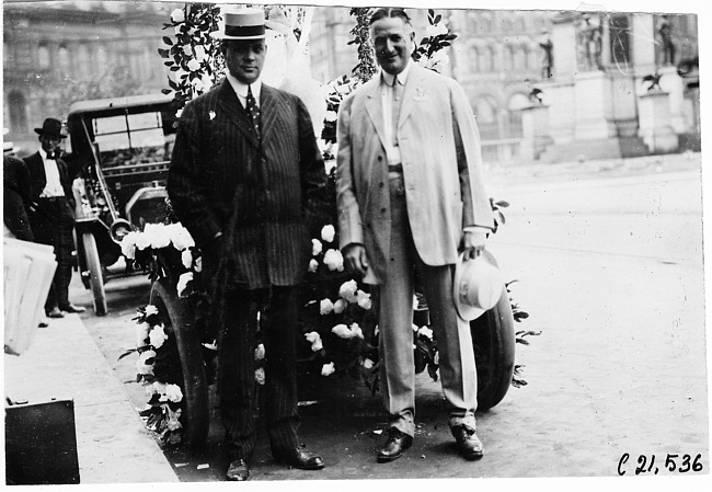 Gov. Castel and Charles Hall, 1909 Glidden Tour, Detroit, Mich.