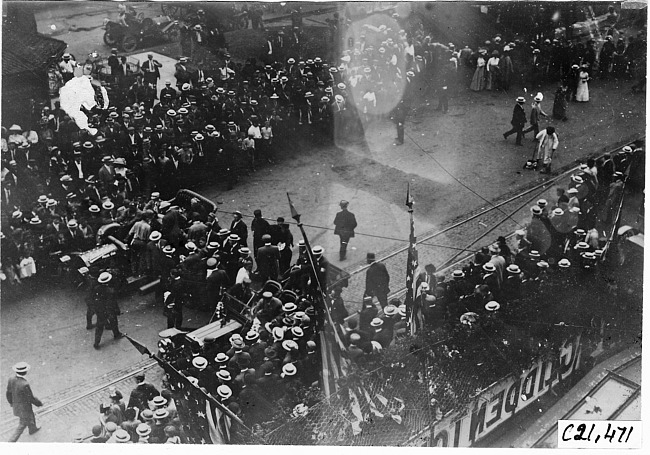 Start of 1909 Glidden Tour, Detroit, Mich.