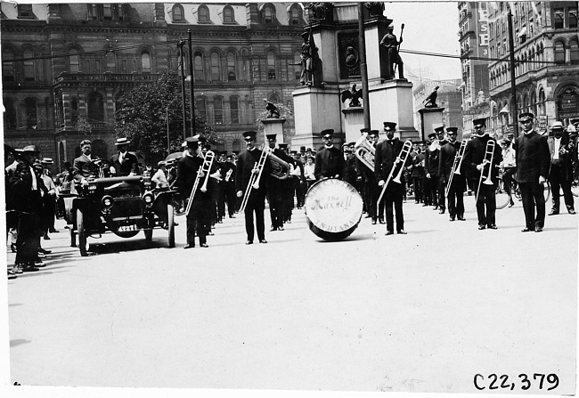 Maxwell Band at the headquarters for the 1909 Glidden Tour, Detroit, Mich.