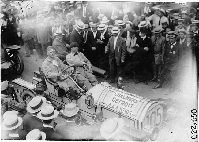 John Machesky in Chalmers-Detroit car at start of the 1909 Glidden Tour, Detroit, Mich.