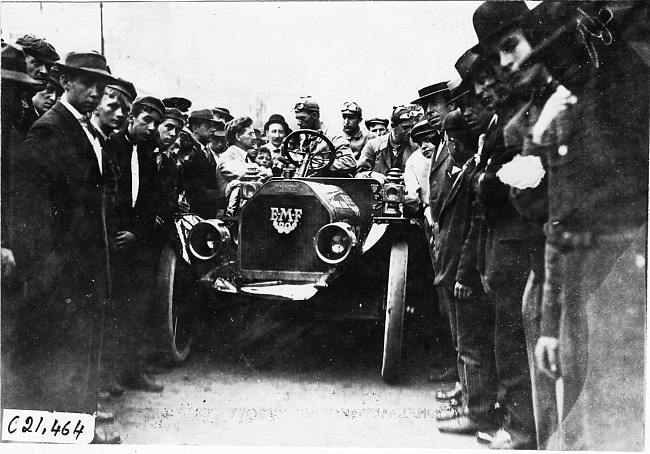 E.M.F. car at start of the 1909 Glidden Tour, Detroit, Mich.