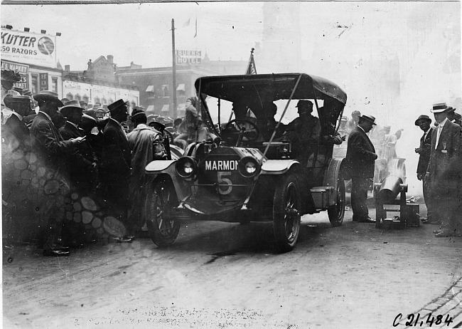 H.C. Marmon in Marmon car at start of the 1909 Glidden Tour, Detroit, Mich.
