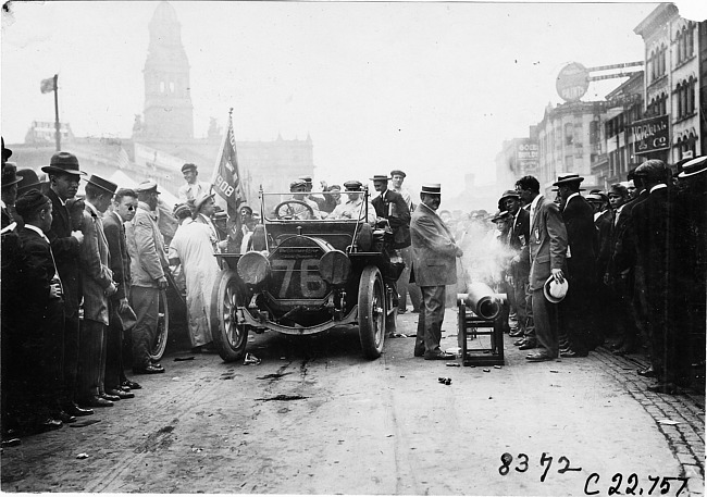 Thomas press car at start of the 1909 Glidden Tour, Detroit, Mich.