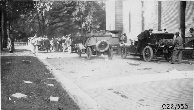 Participants of the 1909 Glidden Tour in Kalamazoo, Mich.