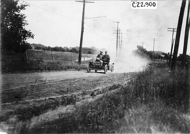 Car in route in the 1909 Glidden Tour