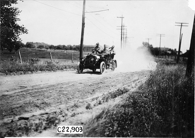Maxwell car in route in the 1909 Glidden Tour