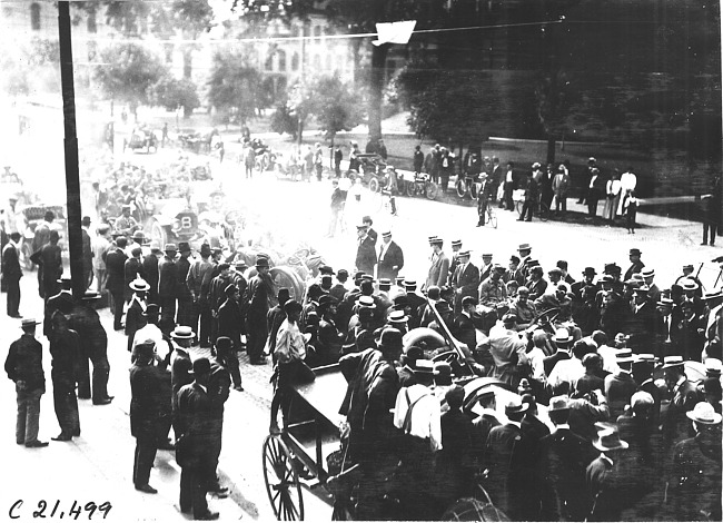 Crowd surrounding cars checking in at Kalamazoo, Mich., 1909 Glidden Tour