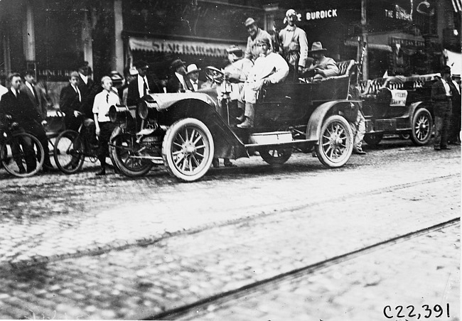 Studebaker press car arriving in Kalamazoo, Mich., 1909 Glidden Tour