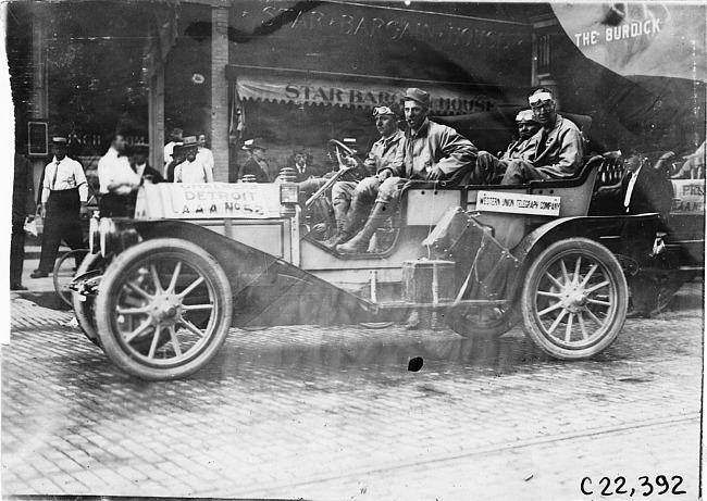 Chalmers car arriving in Kalamazoo, Mich., 1909 Glidden Tour