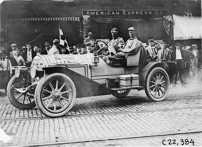 Chalmers car arriving in Kalamazoo, Mich., 1909 Glidden Tour
