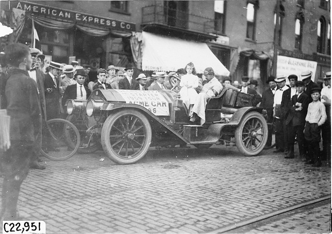 Acme car arriving in Kalamazoo, Mich., 1909 Glidden Tour