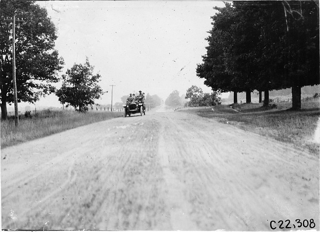 Studebaker press car nearing Decatur, Mich. at 1909 Glidden Tour