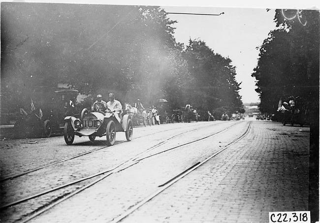 Glidden tourists at 1909 Glidden Tour