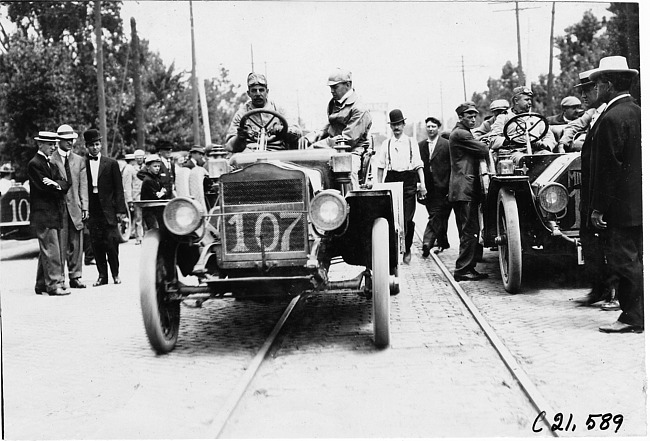 Charles Goldthwaite in Maxwell car arriving in South Bend, Ind. at 1909 Glidden Tour