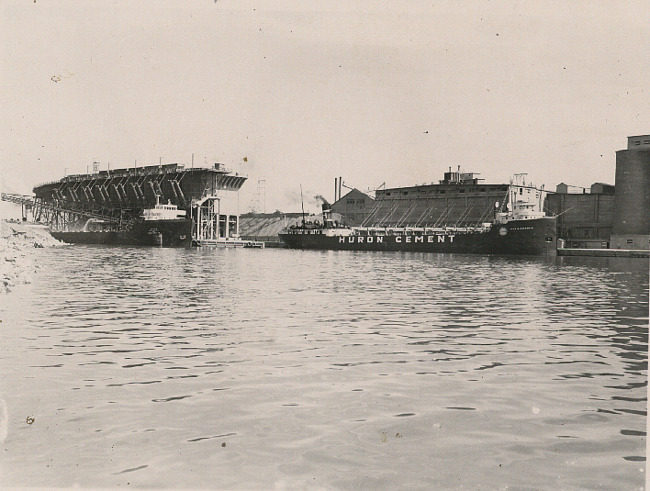 JOHN W. BOARDMAN being loaded at H.P.C. Co.