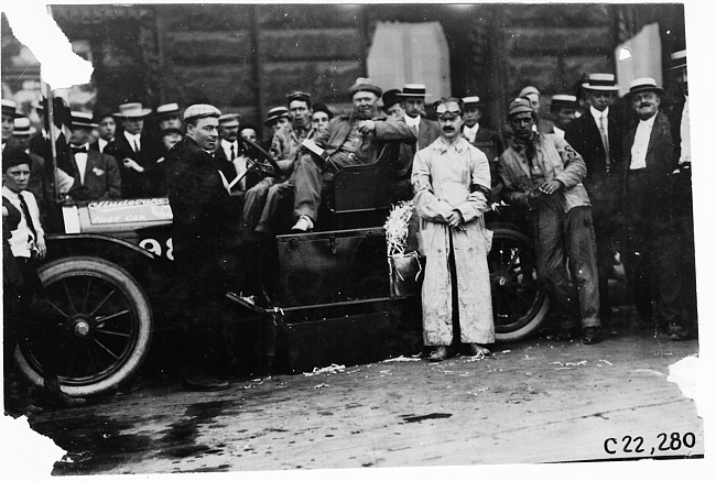 Studebaker press car #98 in Chicago, Ill., at the 1909 Glidden Tour