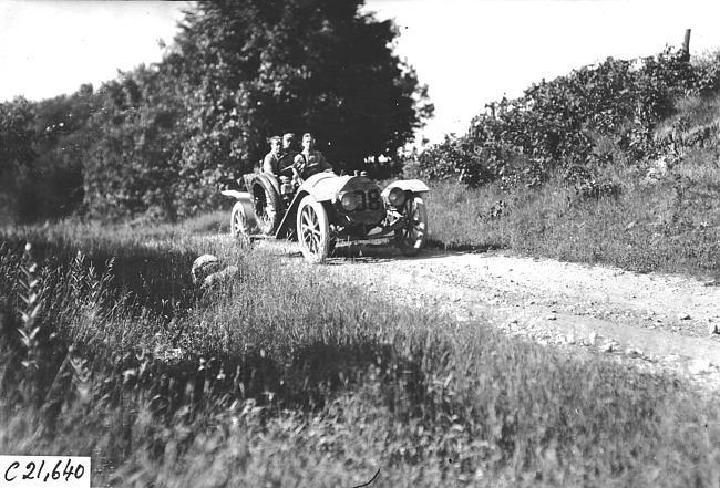 Pierce-Arrow car at the 1909 Glidden Tour