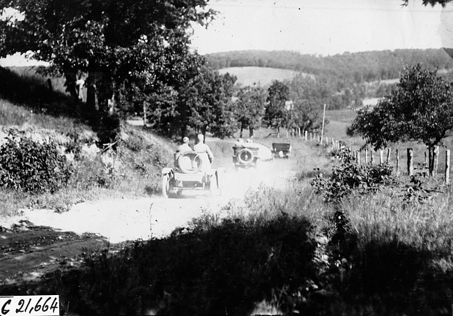 Brush runabout and the Glide cars at the 1909 Glidden Tour