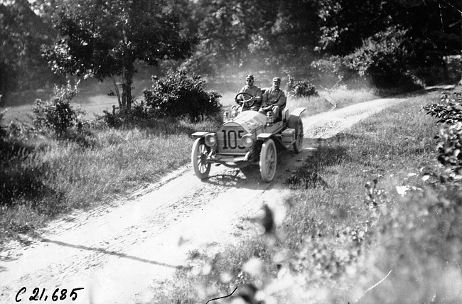 Chalmers-Detroit car at the 1909 Glidden Tour