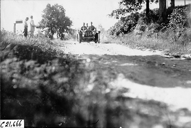 Lexington car at the 1909 Glidden Tour