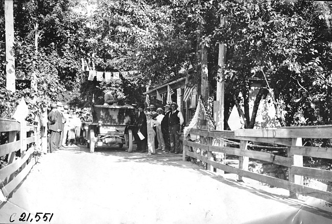 Reception at the Sauk City, Wis. bridge at the 1909 Glidden Tour