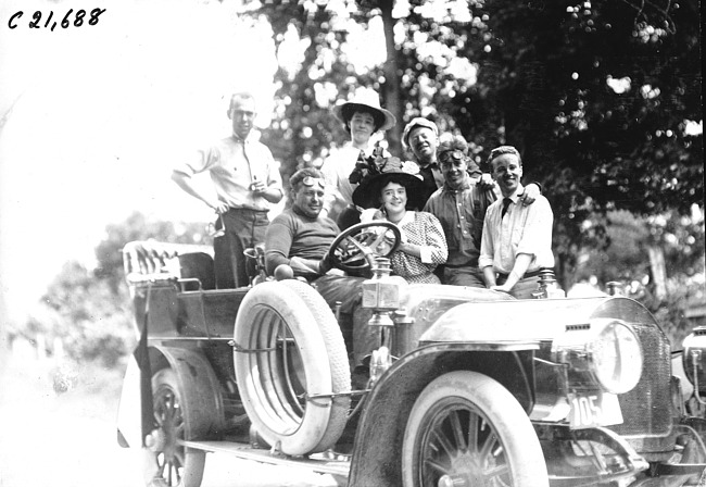 Studebaker press car driver and passengers pose with women at 1909 Glidden Tour