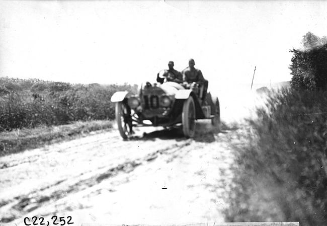 Pierce car at the 1909 Glidden Tour