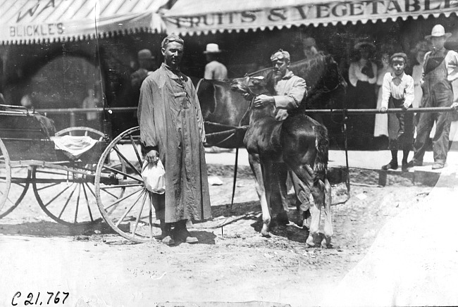 Glidden tourists pose with horse-drawn vehicle and pony in Rochester, Minn. at the 1909 Glidden Tour