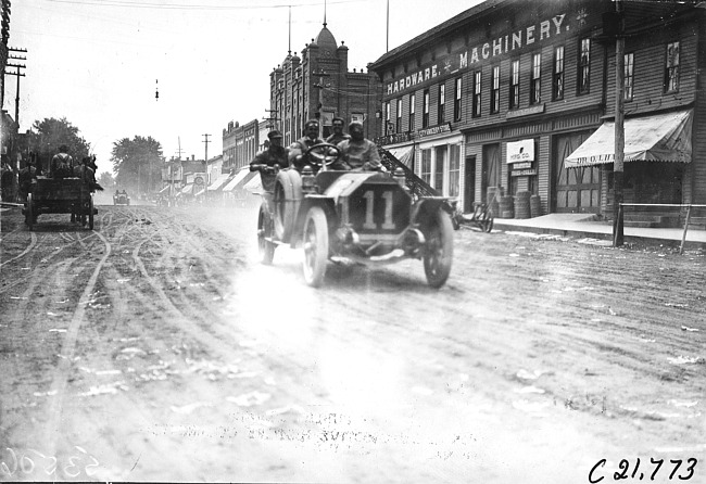 Thomas car passing through Zumbrota, Minn., at the 1909 Glidden Tour