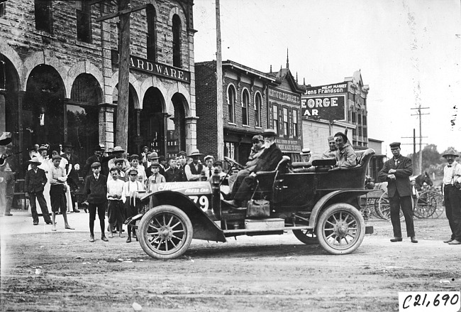 Studebaker car in Northfield, Minn., at the 1909 Glidden Tour