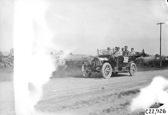 Press car in the 1909 Glidden Tour