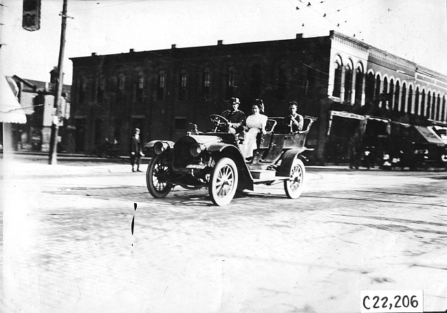 George Smithson in Studebaker in Mankato, Minn., at 1909 Glidden Tour