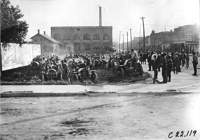 Participants parked in Minneapolis, Minn., at the 1909 Glidden Tour