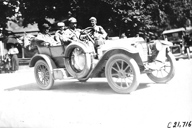 Marmon car #4 in Mankato, Minn., at the 1909 Glidden Tour