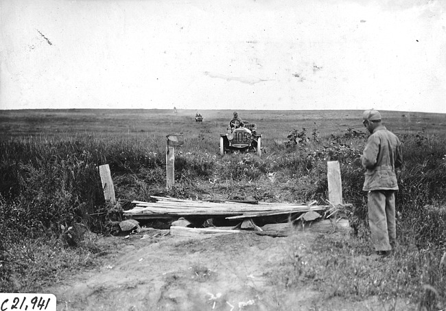 John Machesky in the Chalmers car #105, at the 1909 Glidden Tour