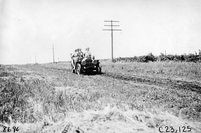 Participants crossing prairie in the 1909 Glidden Tour