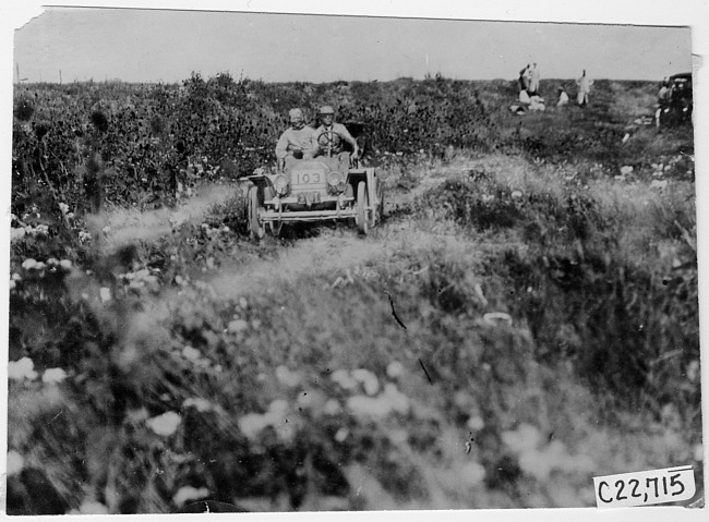 Car #103 on the Iowa prairie, at the 1909 Glidden Tour