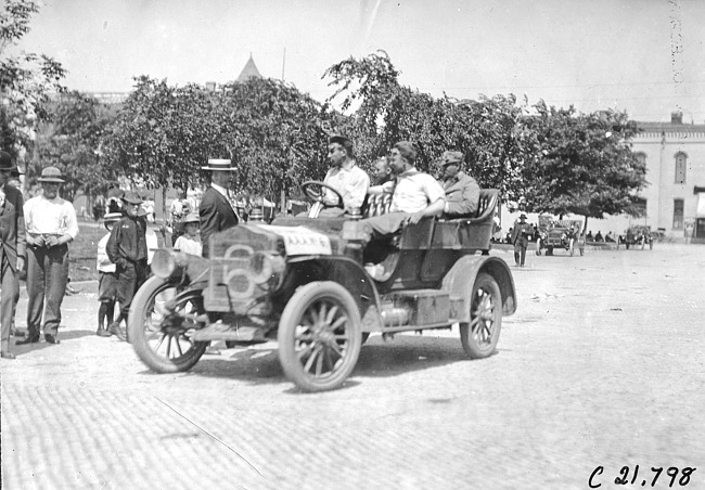 E.G. Gager in Maxwell car #6 arriving at Ft. Dodge, Iowa at the 1909 Glidden Tour