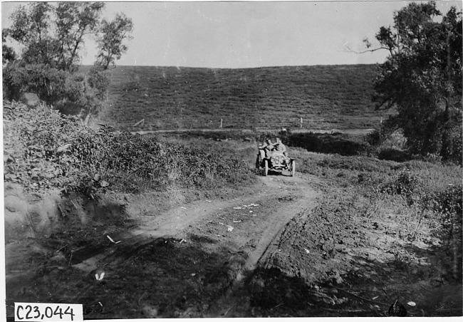 Car #83 on rural road to Council Bluffs, Iowa at 1909 Glidden Tour