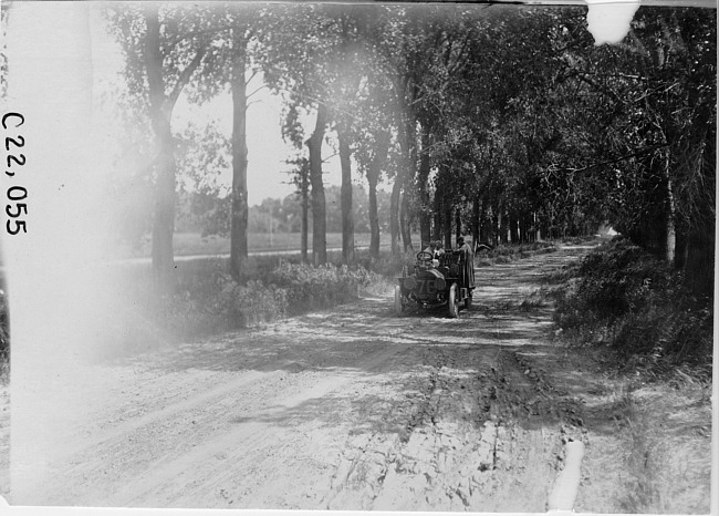 Thomas car near the Loup River bridge, at the 1909 Glidden Tour